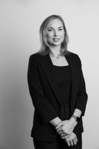 Emilie Roslund, Auktoriserad revisor